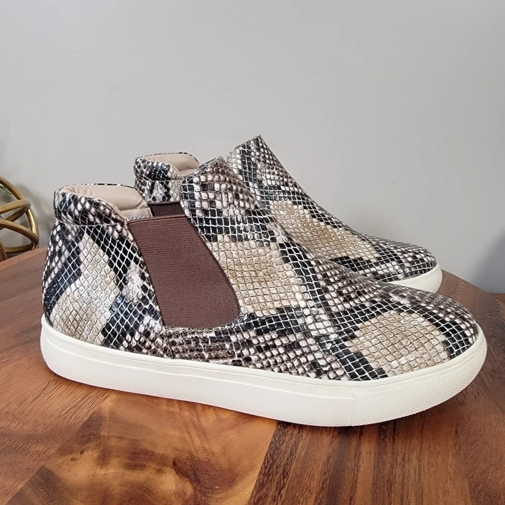 Coconuts by Matisse Snakeskin Print High Top Sneakers Chelsea Boots Size 7.5